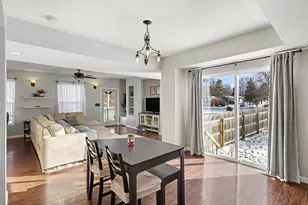 121 Frost St, Jackson, MI 49202 - Photo 2