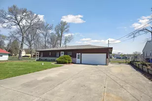 430 Jefferson Dr, Michigan Center, MI 49254 - Photo 4