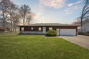 430 Jefferson Dr, Michigan Center, MI 49254 - Photo 1