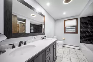 4154 Sand Creek Dr NW, Grand Rapids, MI 49544 - Photo 14