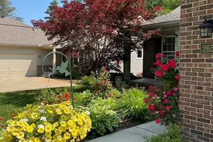 2655 Signature Cir, Pinckney, MI 48169 - Photo 8