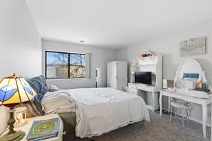 33667 Pondview Cir, Livonia, MI 48152 - Photo 14