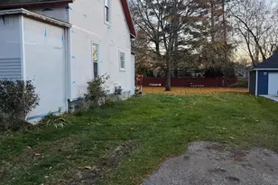 131 Washington St, Sunfield, MI 48890 - Photo 2