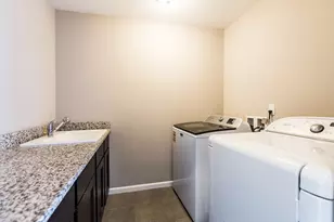 5222 Sandlewood Dr, Commerce Township, MI 48382 - Photo 56