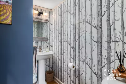 958 Pinecrest Avenue SE, East Grand Rapids, MI 49506 - Photo 34