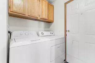 519 Crest Ln, Jonesville, MI 49250 - Photo 8