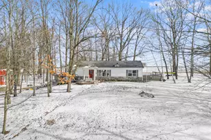 519 Crest Ln, Jonesville, MI 49250 - Photo 18