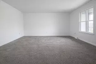 151 Jacaranda Dr, Battle Creek, MI 49015 - Photo 2