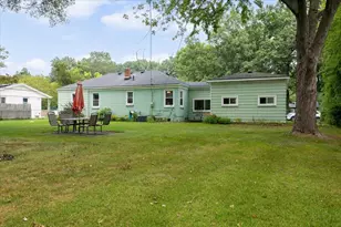 6175 Hatchery Rd, Waterford, MI 48329 - Photo 30