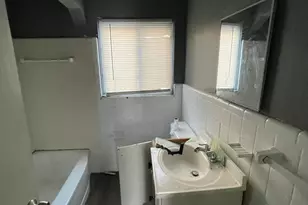 10006 Auburn St, Detroit, MI 48228 - Photo 4