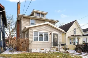 113 S Webster St, Jackson, MI 49203 - Photo 2