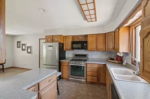 245 Lynbrook Dr, Coldwater, MI 49036 - Photo 12