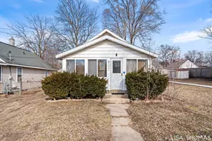 907 Merritt St SE, Grand Rapids, MI 49507 - Photo 2