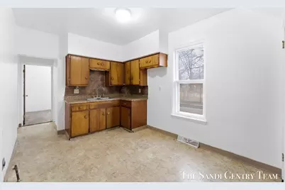 810 W Southern Avenue, Muskegon, MI 49441 - Photo 4