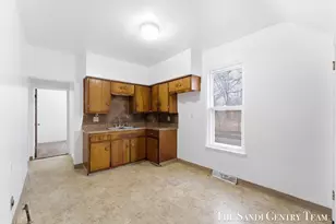 810 W Southern Ave, Muskegon, MI 49441 - Photo 4