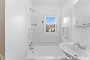 810 W Southern Ave, Muskegon, MI 49441 - Photo 14