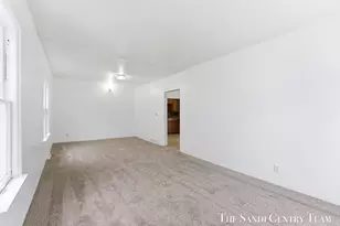 810 W Southern Ave, Muskegon, MI 49441 - Photo 8