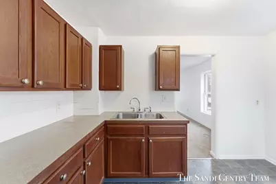 820 W Southern Avenue, Muskegon, MI 49441 - Photo 8