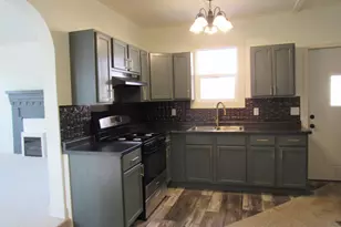 226 Pleasant St, Mendon, MI 49072 - Photo 4