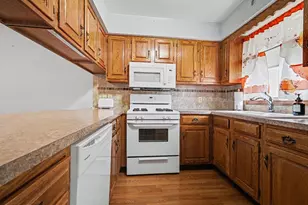 5896 Leisure S Dr SE, Kentwood, MI 49548 - Photo 12