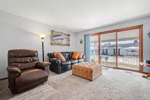 5896 Leisure S Dr SE, Kentwood, MI 49548 - Photo 8