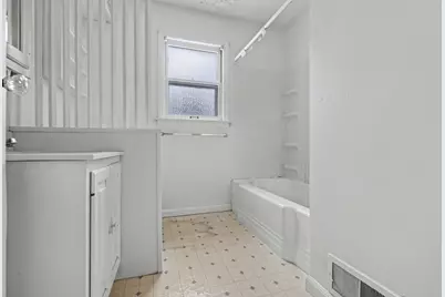 515 W Burr Oak Street, Centreville, MI 49032 - Photo 8