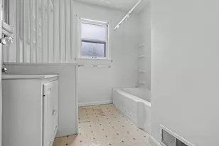 515 W Burr Oak St, Centreville, MI 49032 - Photo 8