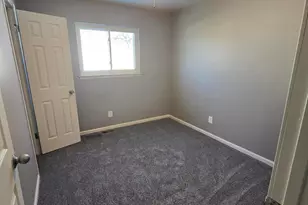 6587 Elm St, Taylor, MI 48180 - Photo 16