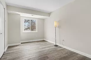 1472 W Chateau Vert St, Ypsilanti, MI 48197 - Photo 12