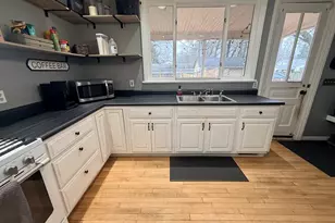 711 Maple St, Three Rivers, MI 49093 - Photo 8