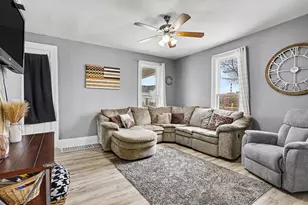 711 Maple St, Three Rivers, MI 49093 - Photo 4