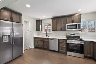 23029 Beverly St, Saint Clair Shores, MI 48082 - Photo 12