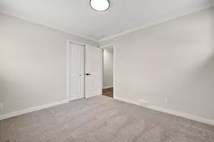 23029 Beverly St, Saint Clair Shores, MI 48082 - Photo 18