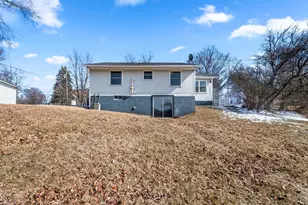 60 Griswold St, Hillsdale, MI 49242 - Photo 10