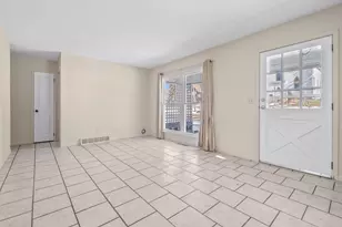 60 Griswold St, Hillsdale, MI 49242 - Photo 12