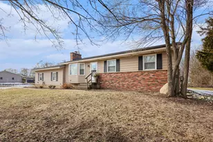 625 Summerset Dr, Jenison, MI 49428 - Photo 2