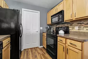 3960 Berkeley Ave, Canton, MI 48188 - Photo 10