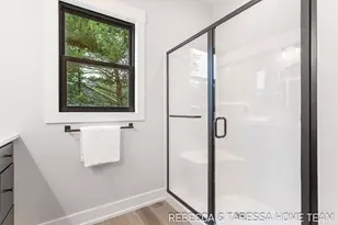 404 Sabine Dr, Muskegon, MI 49442 - Photo 36