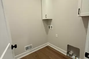 404 Sabine Dr, Muskegon, MI 49442 - Photo 24