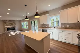 404 Sabine Dr, Muskegon, MI 49442 - Photo 2
