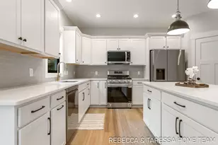 404 Sabine Dr, Muskegon, MI 49442 - Photo 32