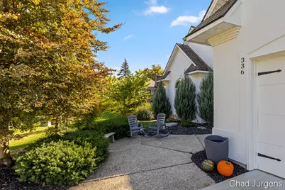 336 Normandy Court SW, Grandville, MI 49418 - Photo 4