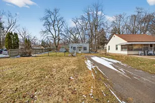 310 21st St, Jackson, MI 49203 - Photo 2