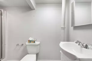 38706 Roycroft St, Livonia, MI 48154 - Photo 32