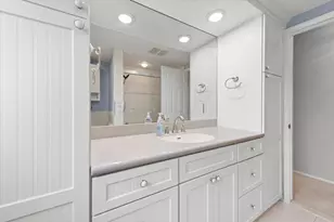 38706 Roycroft St, Livonia, MI 48154 - Photo 16