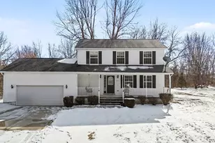 6331 Layton Rd, Fowlerville, MI 48836 - Photo 2