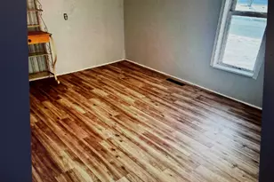 29 Broughton St, Quincy, MI 49082 - Photo 6