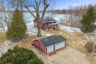 44096 Woodman Dr, Paw Paw, MI 49079 - Photo 4