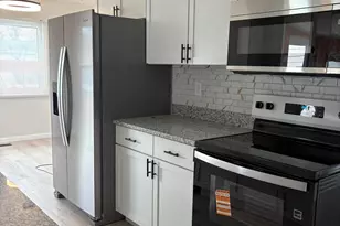 2200 Sheick Rd, Monroe, MI 48162 - Photo 2