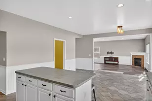 13494 Country Walk Blvd, Van Buren Township, MI 48111 - Photo 12